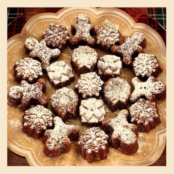 Nordic Ware Nonstick Cast Aluminum Holiday Bitelets Pan Baking Bundle & More! - Picture 11 of 13